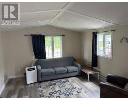 8 Davis Crescent thumbnail 13