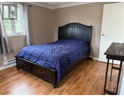 8 Davis Crescent thumbnail 6