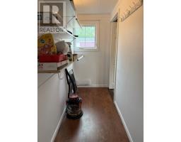 8 Davis Crescent thumbnail 7