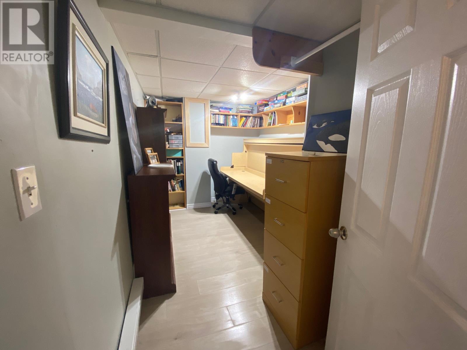 11 Brookside Avenue - 23