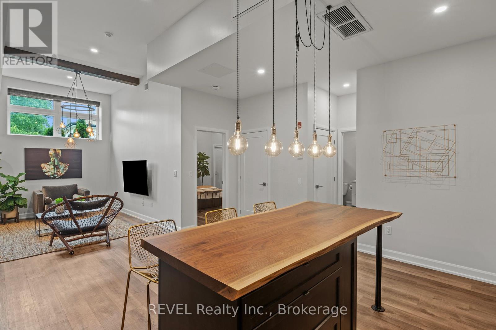 #3 405 MERRITT STREET - 16