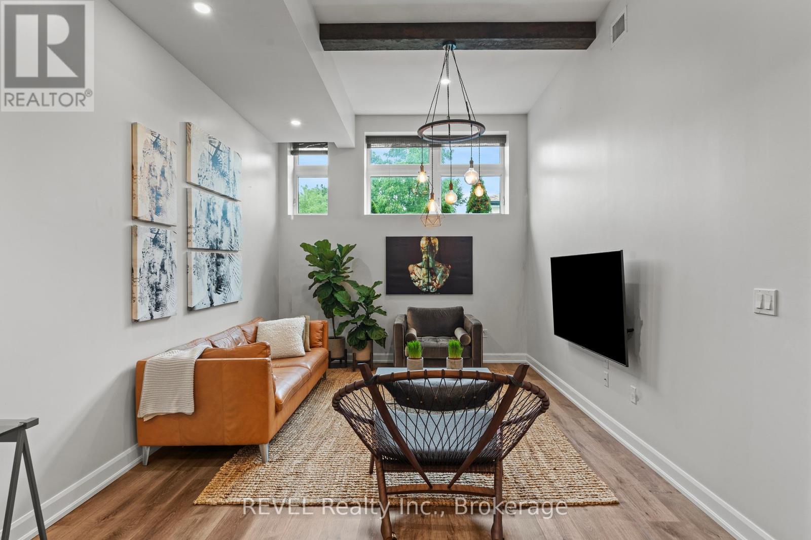 #3 405 MERRITT STREET - 18