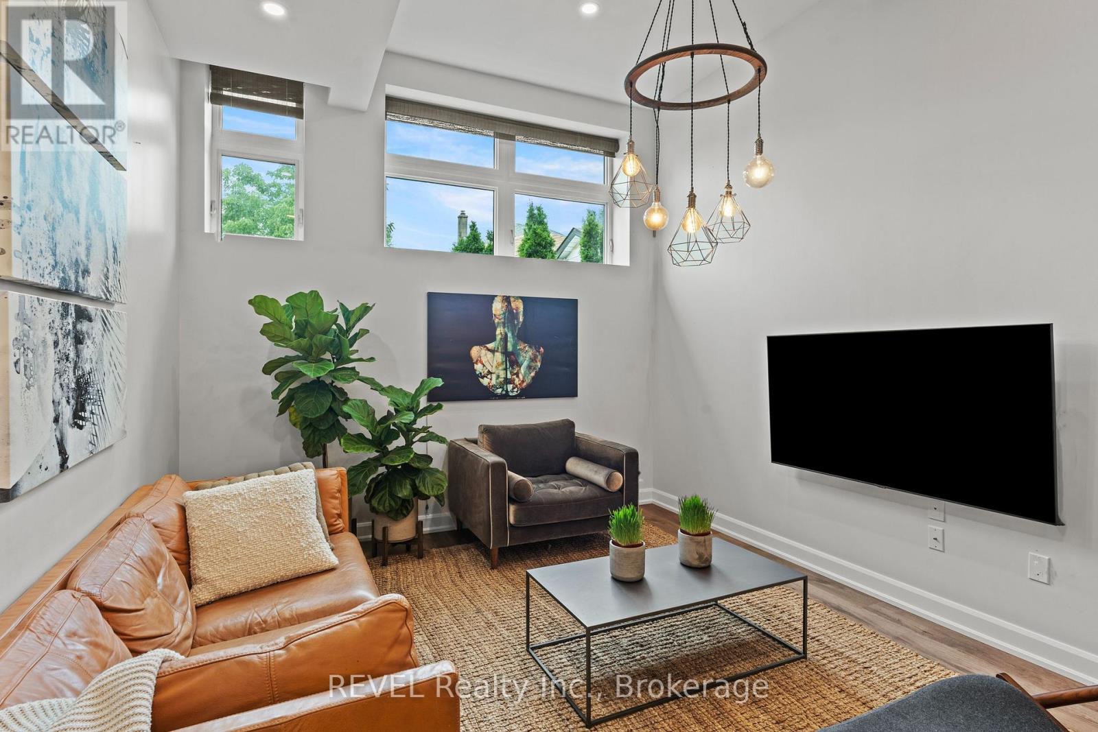 #3 405 MERRITT STREET - 20