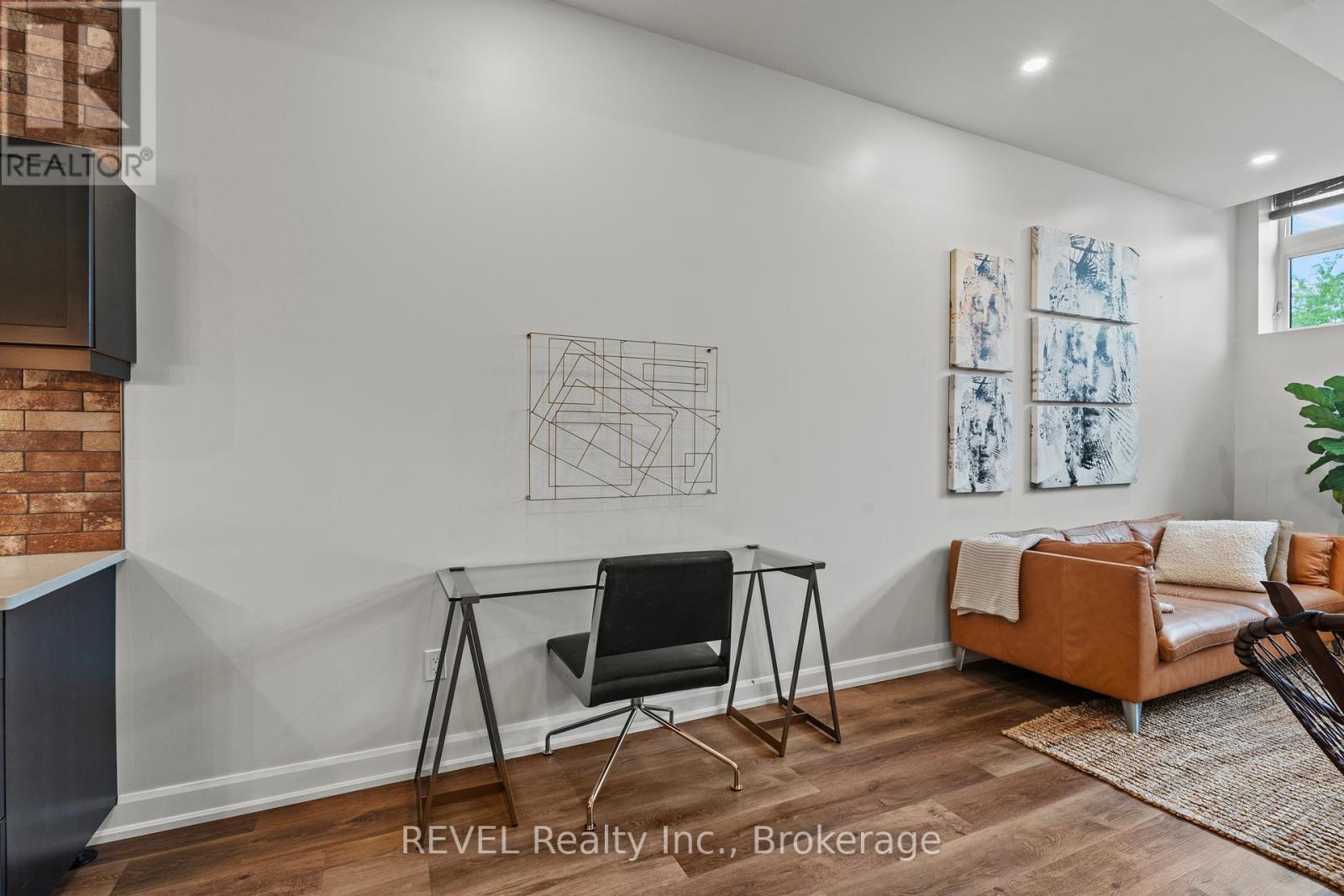 #3 405 MERRITT STREET - 24