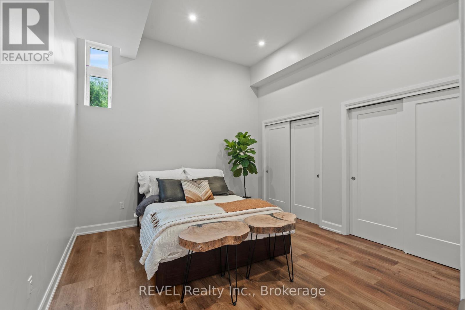 #3 405 MERRITT STREET - 26