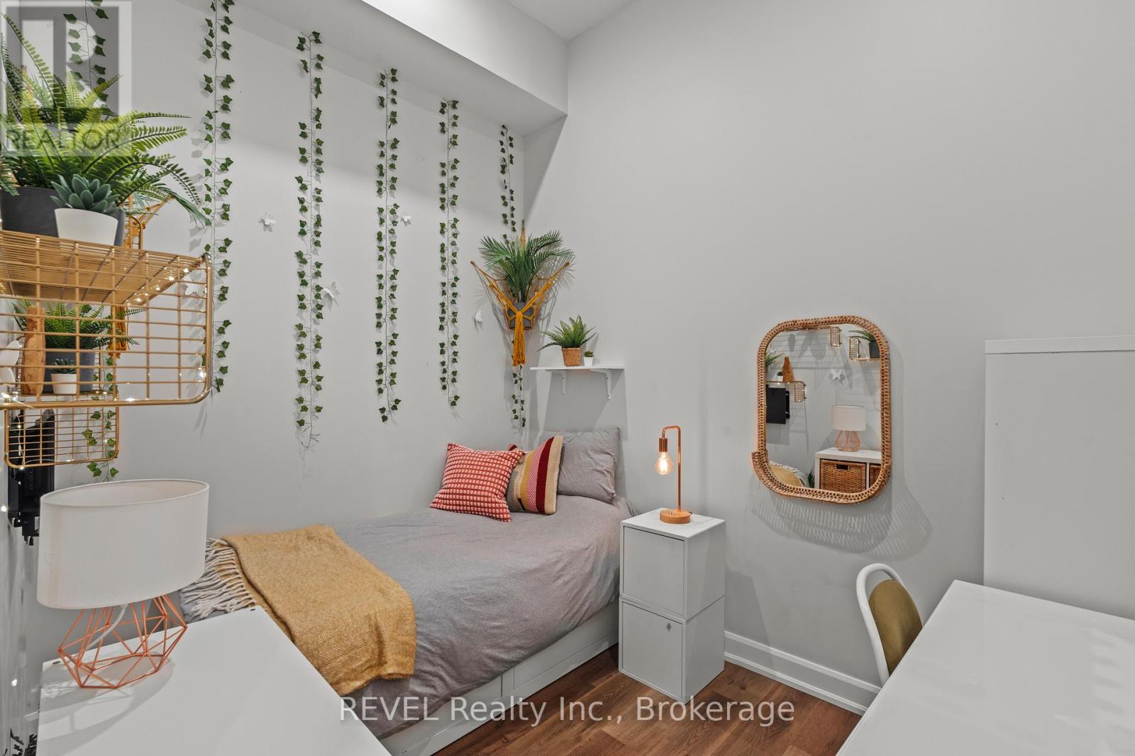 #3 405 MERRITT STREET - 30