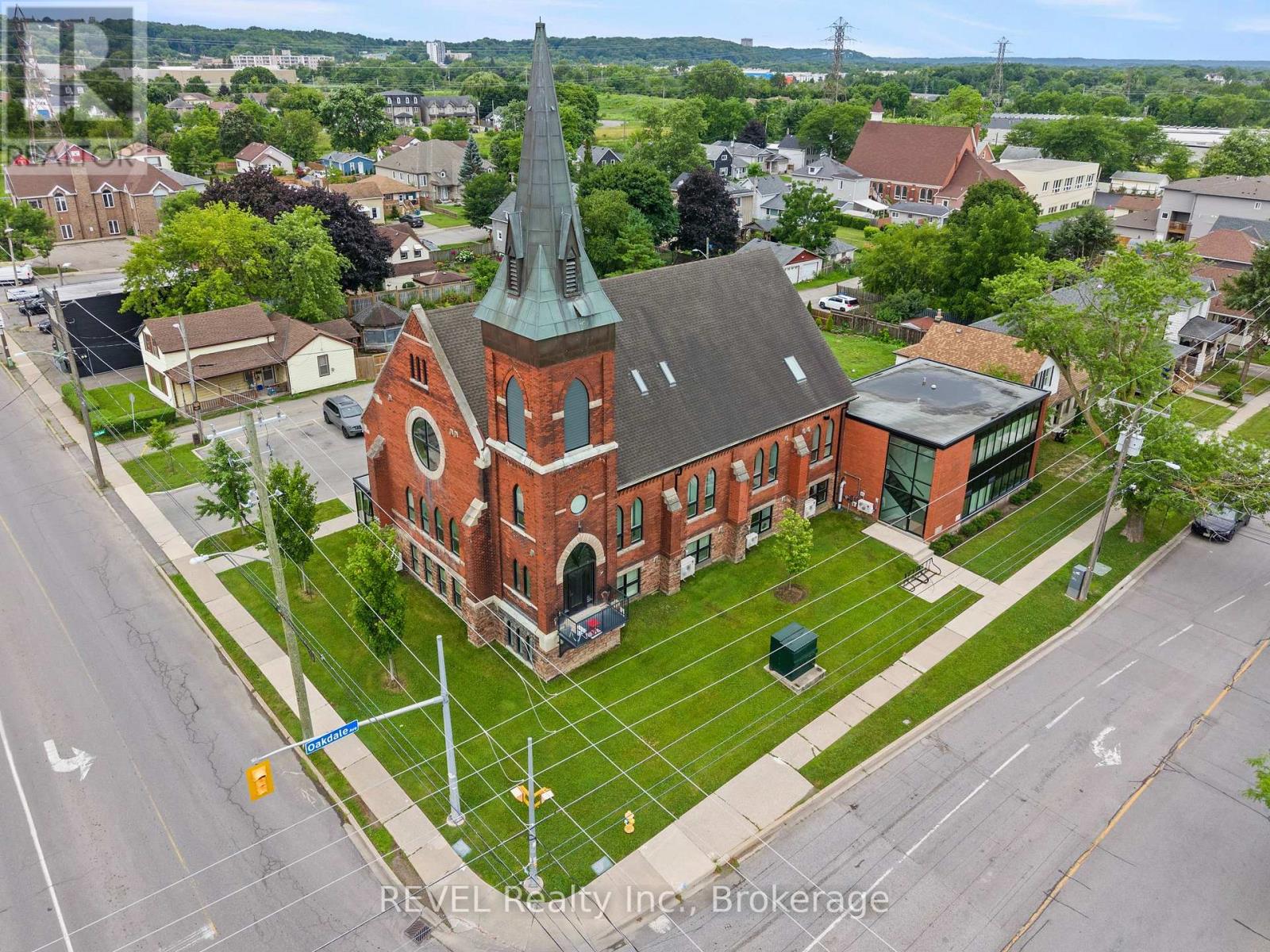 #3 405 MERRITT STREET - 34