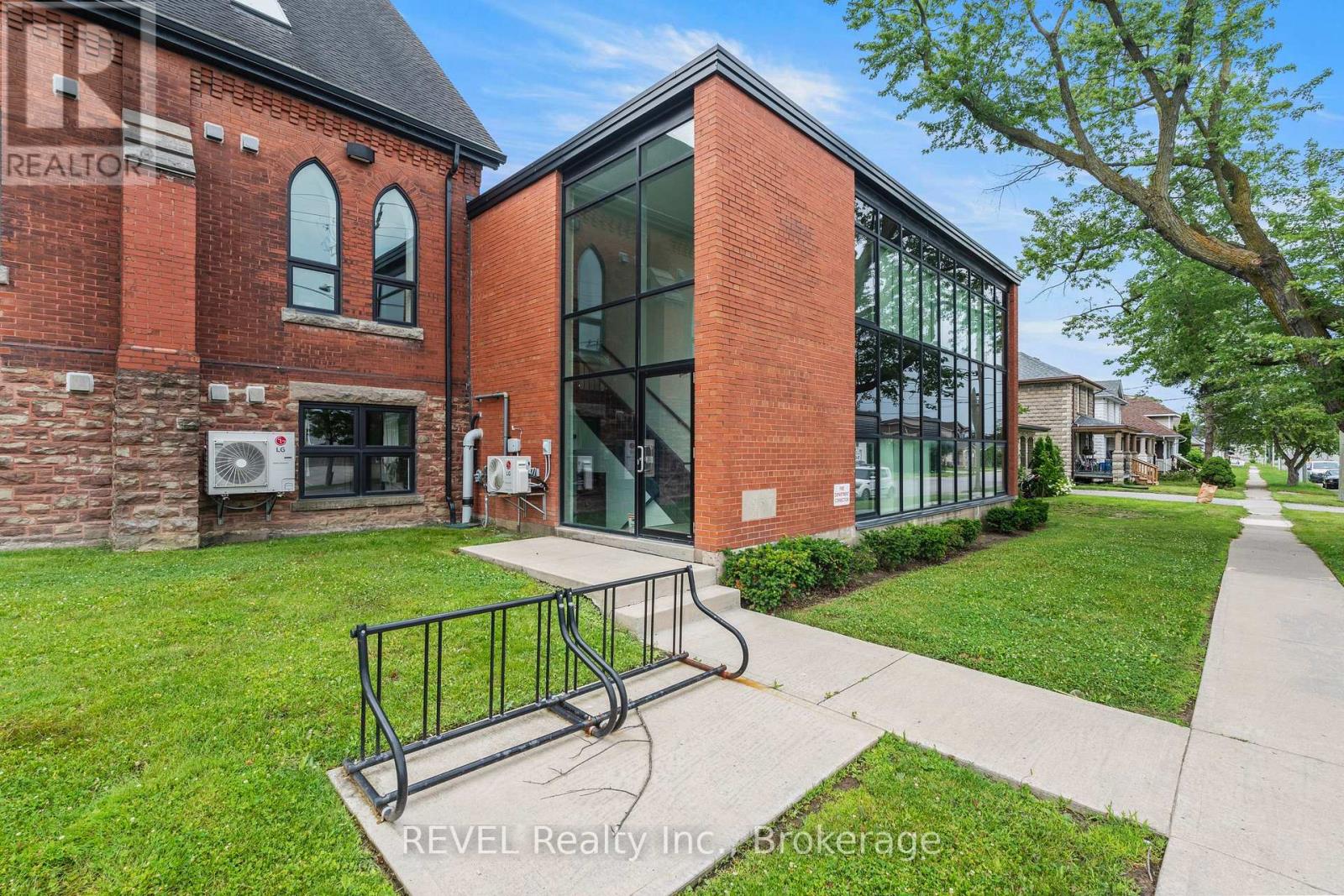 #3 405 MERRITT STREET - 7