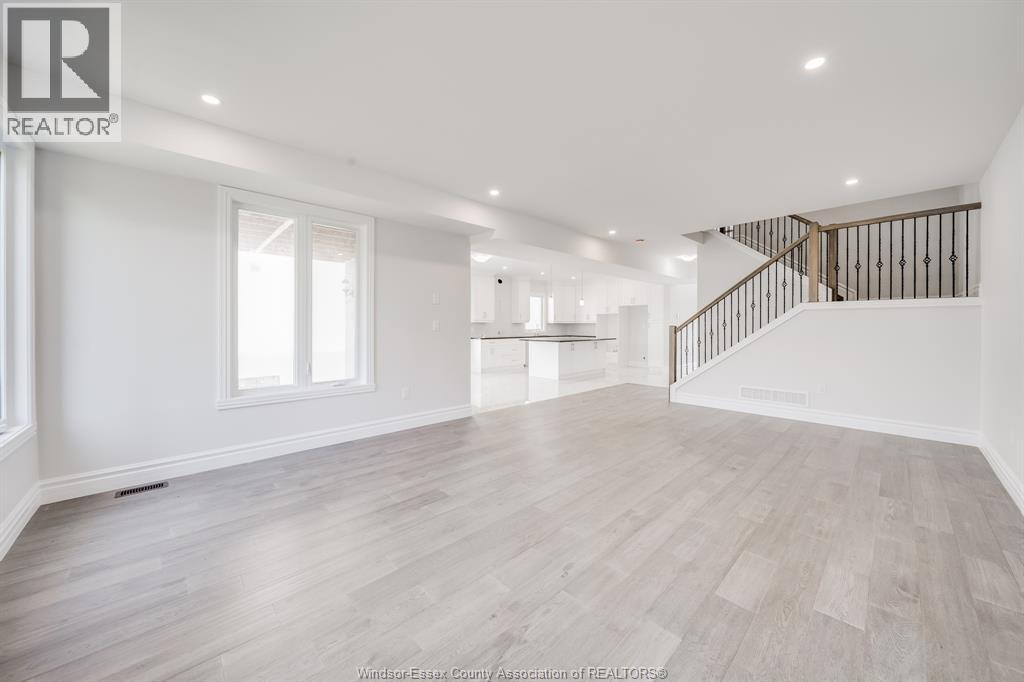 56 NOBLE COURT - 10