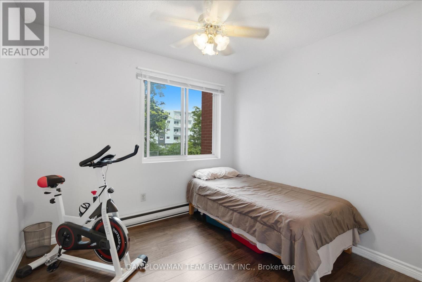 #204 131 TAUNTON ROAD E - 27