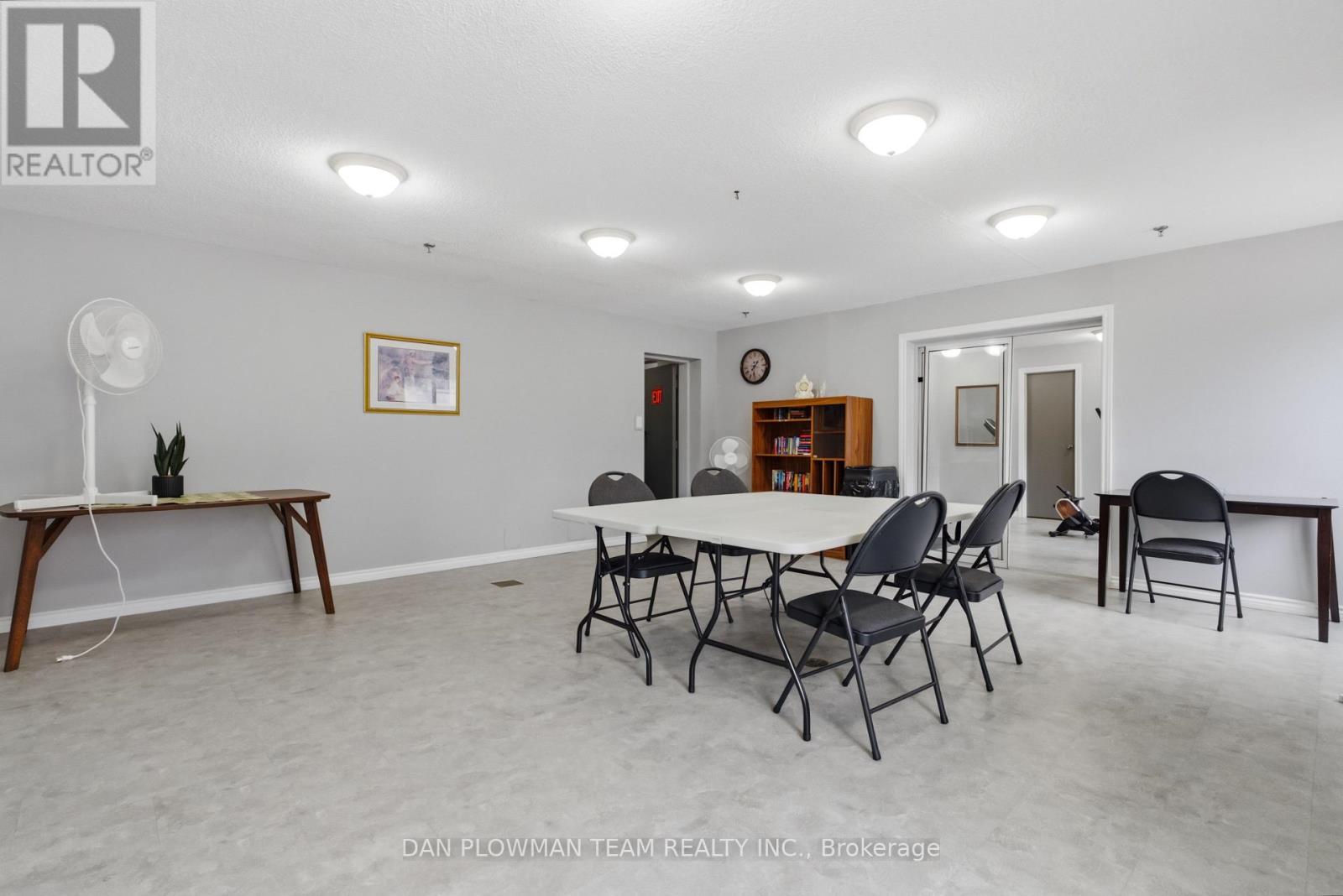 #204 131 TAUNTON ROAD E - 41