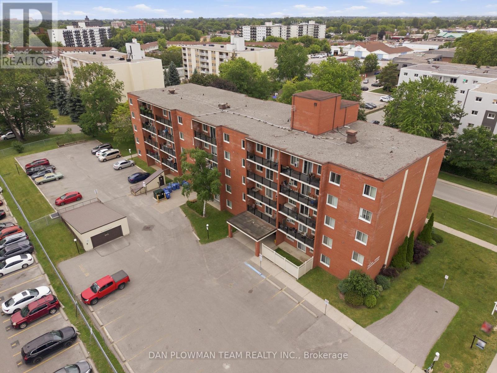 #204 131 TAUNTON ROAD E - 44