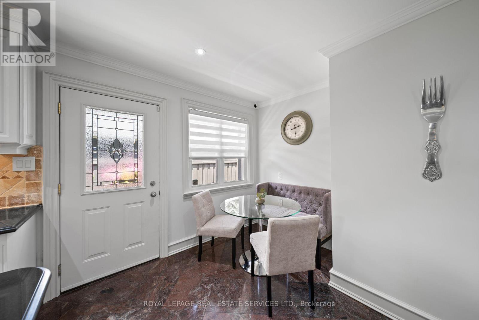 1592 ISLINGTON AVENUE - 13
