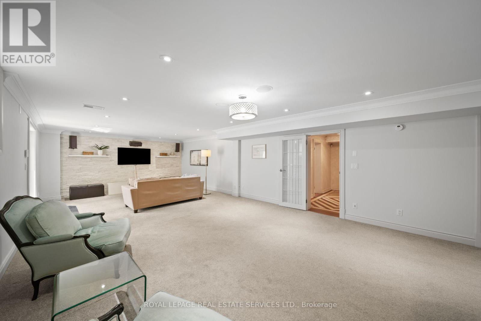 1592 ISLINGTON AVENUE - 28