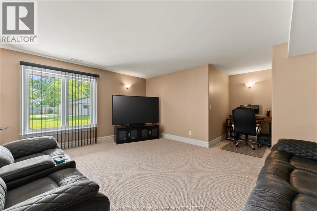 402 COUNTY RD 34 West - 25