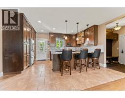 Kitchen - 402 County Rd 34 West, North Ridge, ON N8M2X5 Photo 9