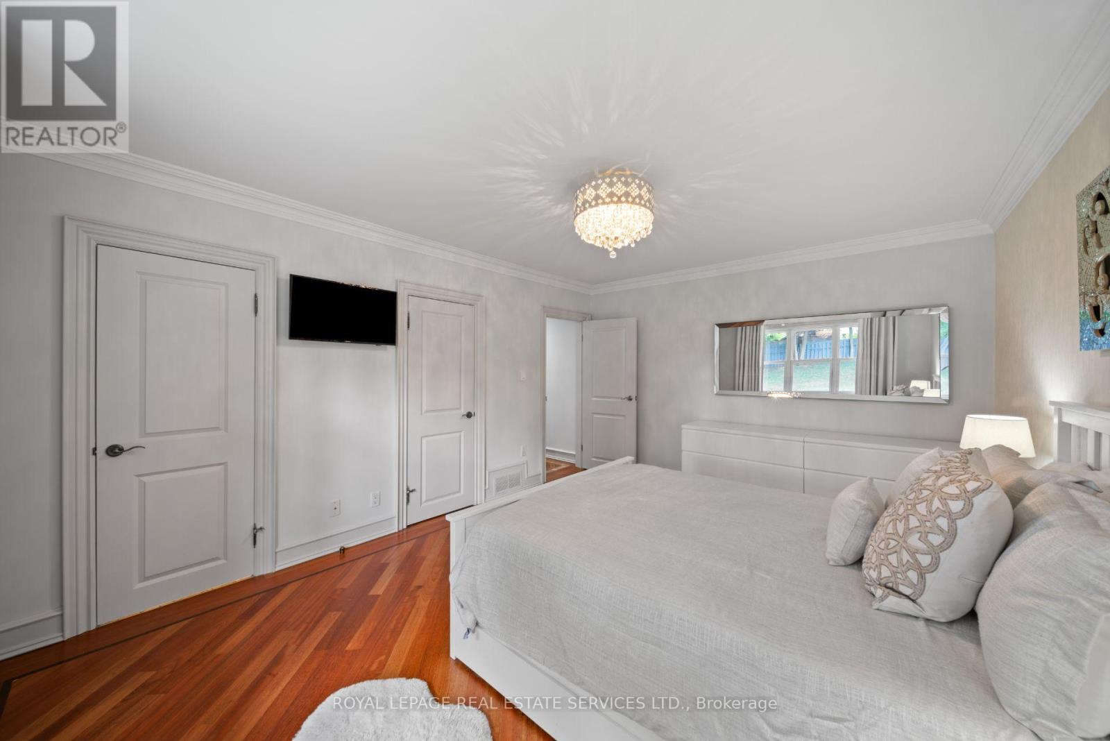 1592 ISLINGTON AVENUE - 18