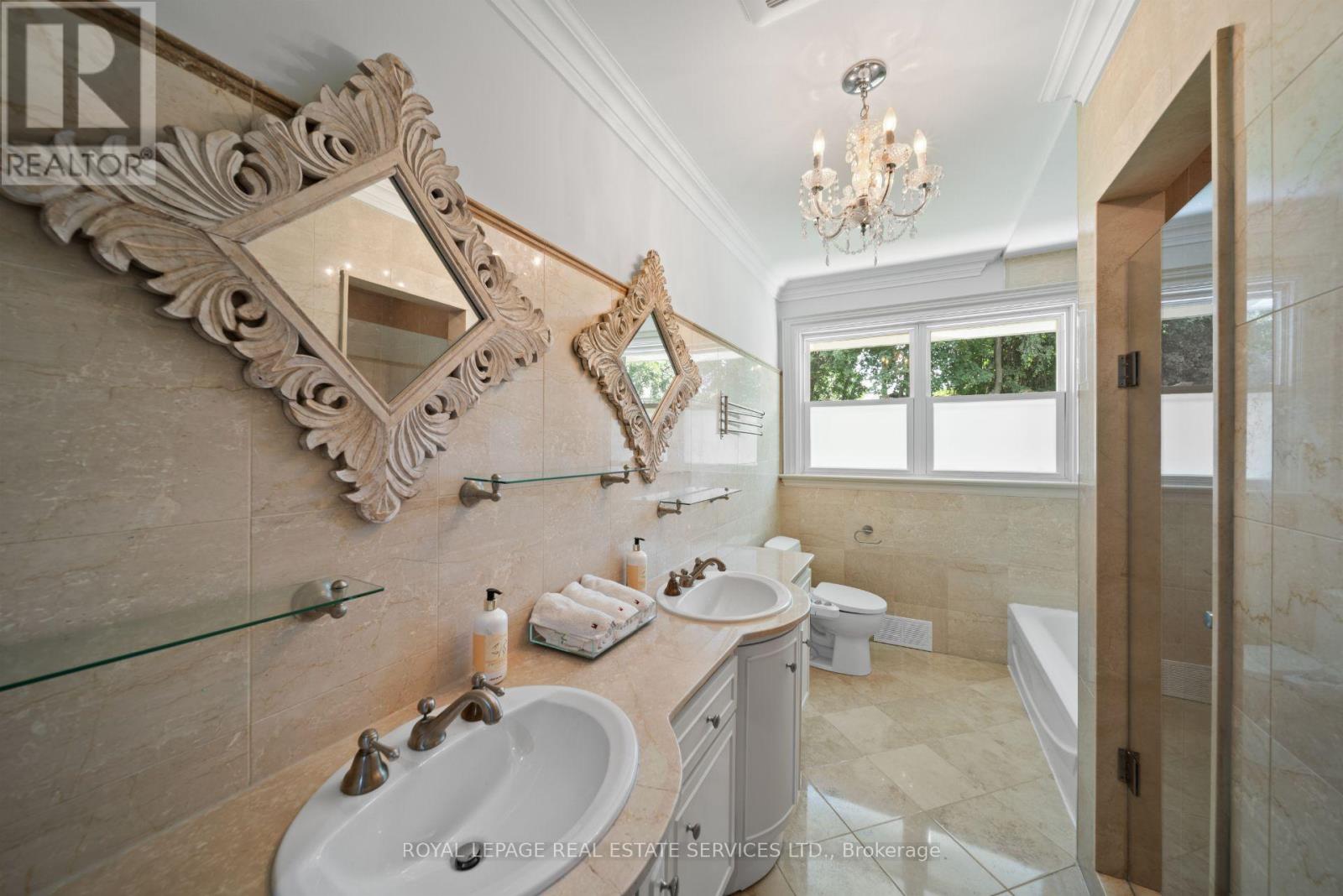 1592 ISLINGTON AVENUE - 24