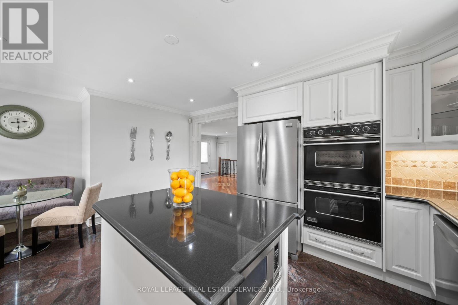 1592 ISLINGTON AVENUE - 15