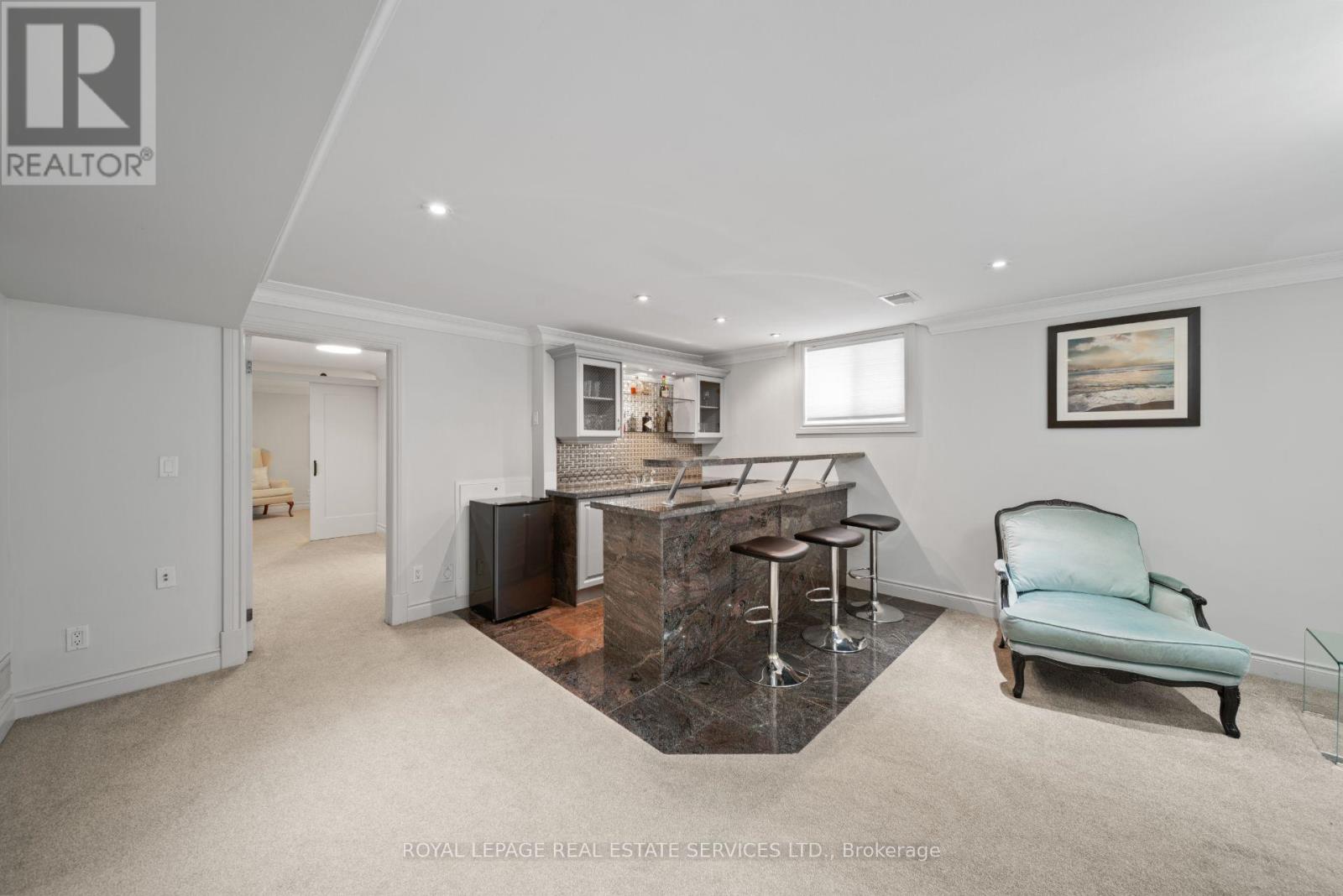 1592 ISLINGTON AVENUE - 33
