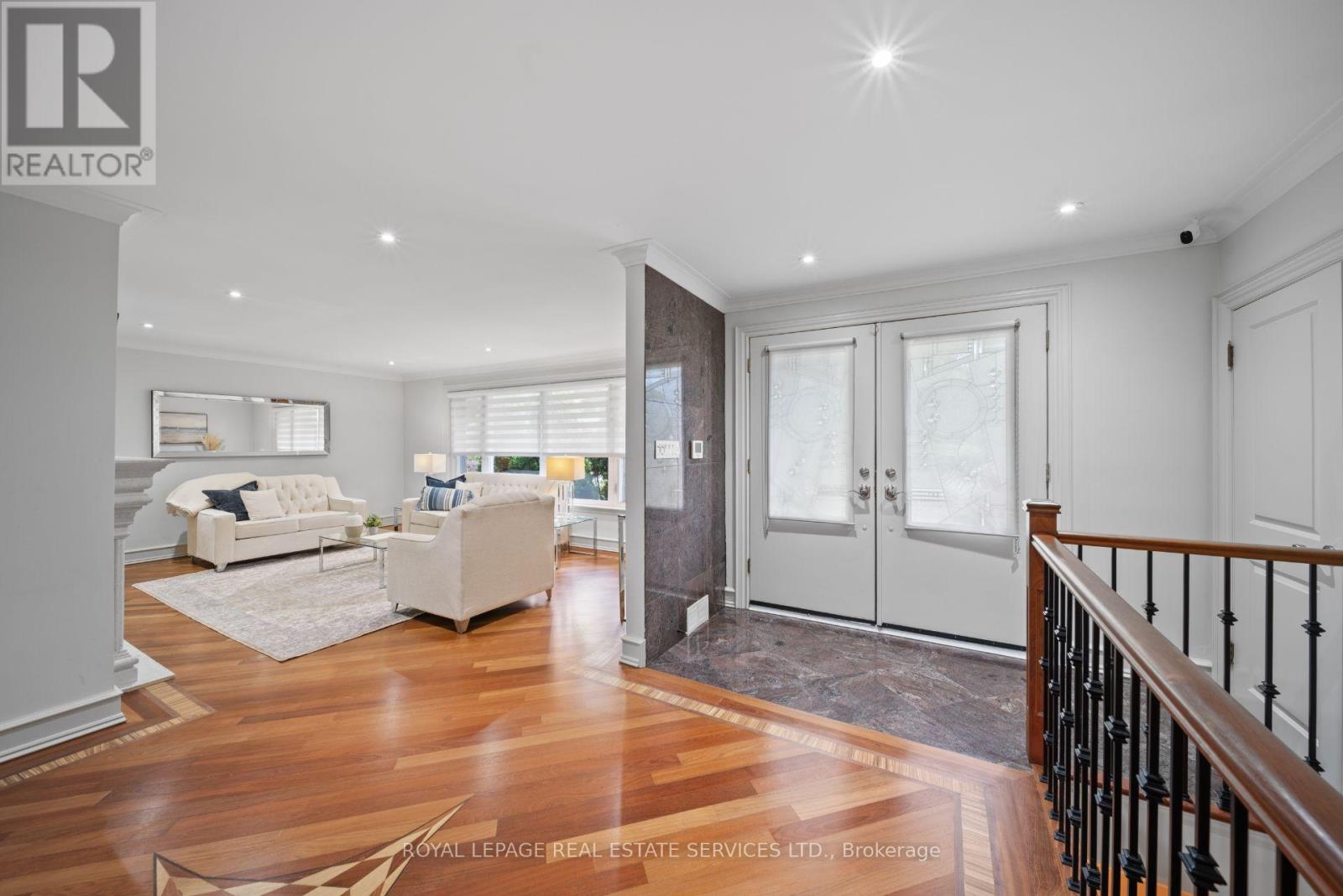 1592 ISLINGTON AVENUE - 4