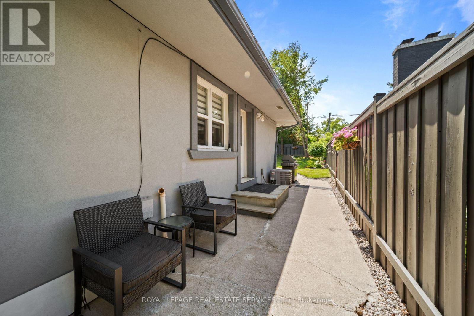 1592 ISLINGTON AVENUE - 41