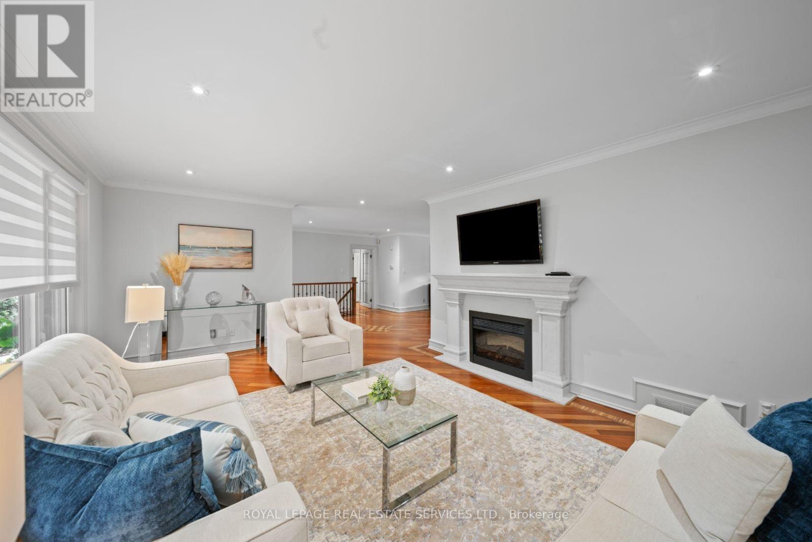 1592 ISLINGTON AVENUE - 7