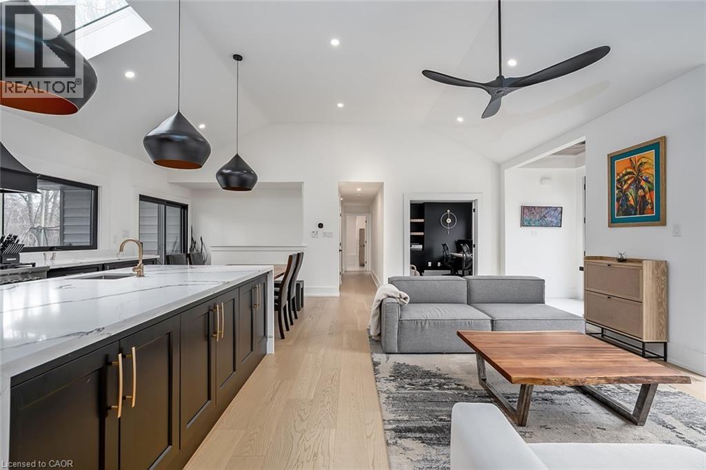 327 GOODRAM Drive - 14