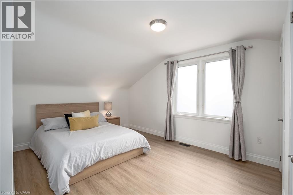 327 GOODRAM Drive - 28