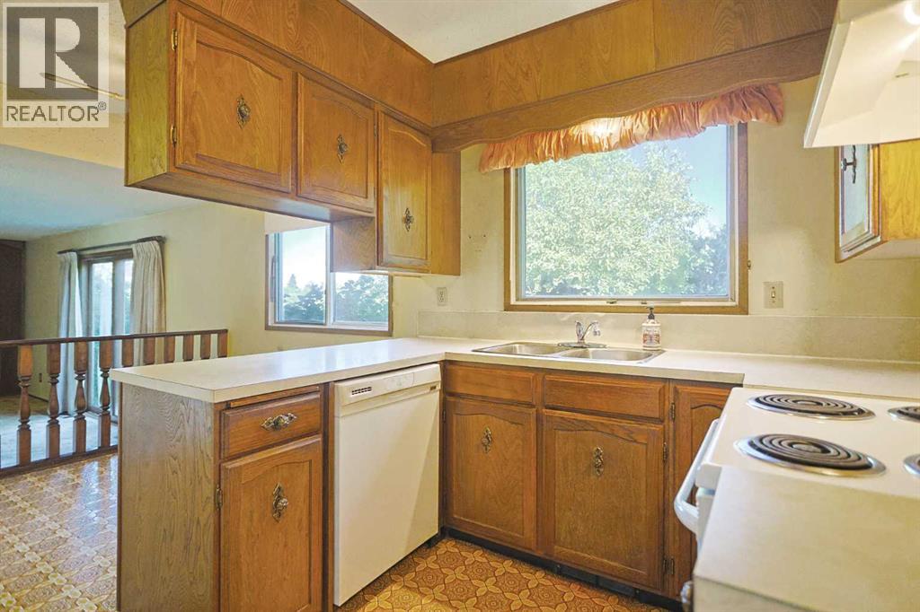6019 Dalcastle Crescent NW — photo 8