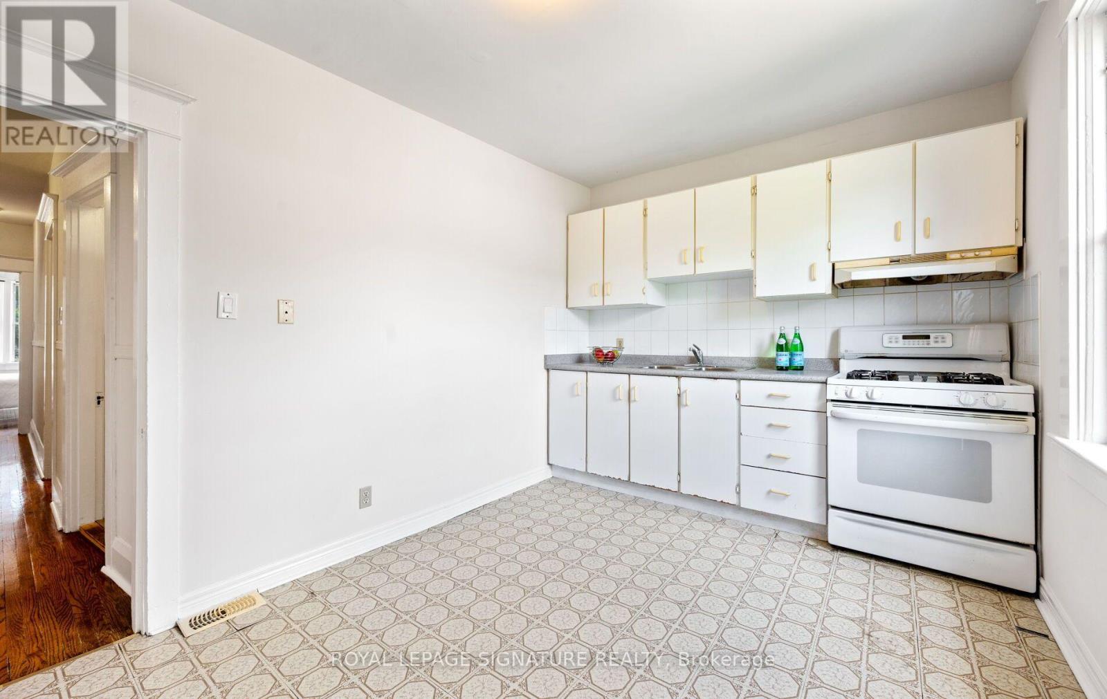 222 MELITA AVENUE - Image 16
