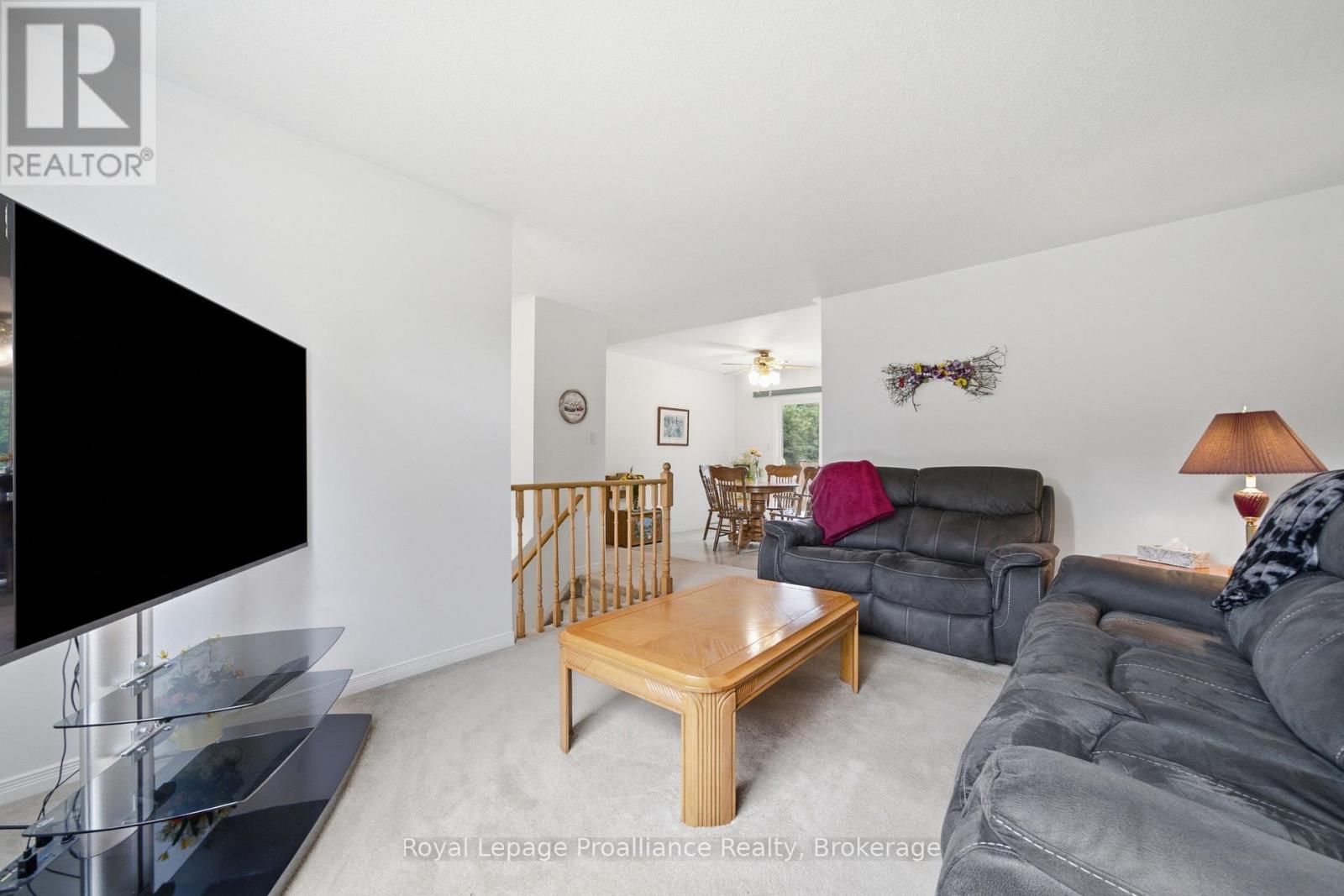 41 BAY STREET - 10