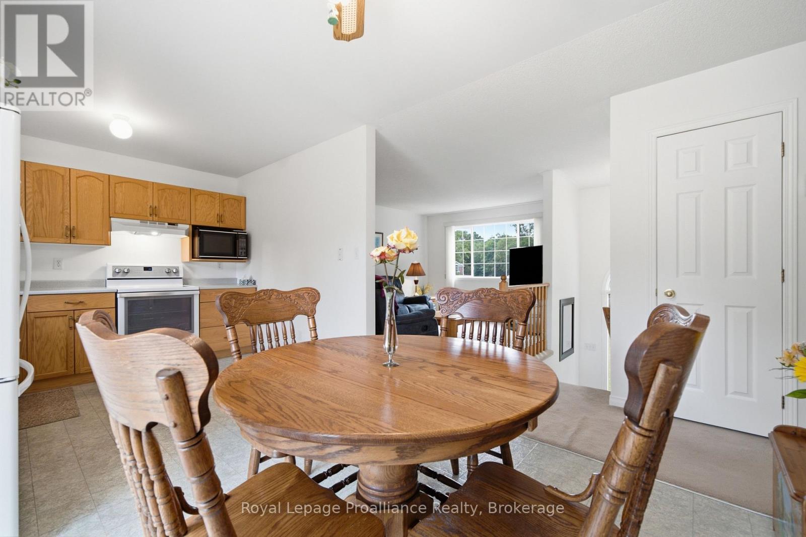 41 BAY STREET - 12