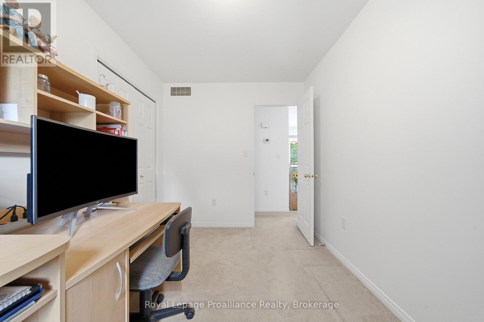 41 BAY STREET - 18