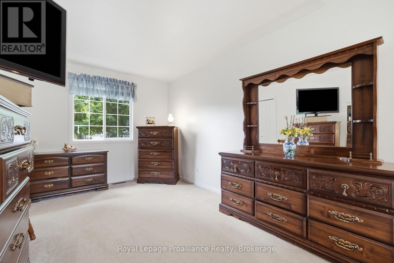 41 BAY STREET - 22