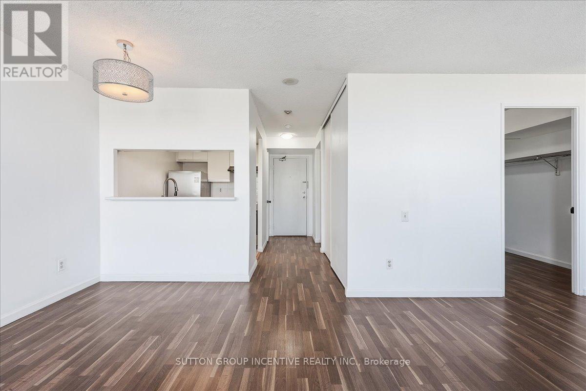 #817 2460 EGLINTON AVENUE E - 15