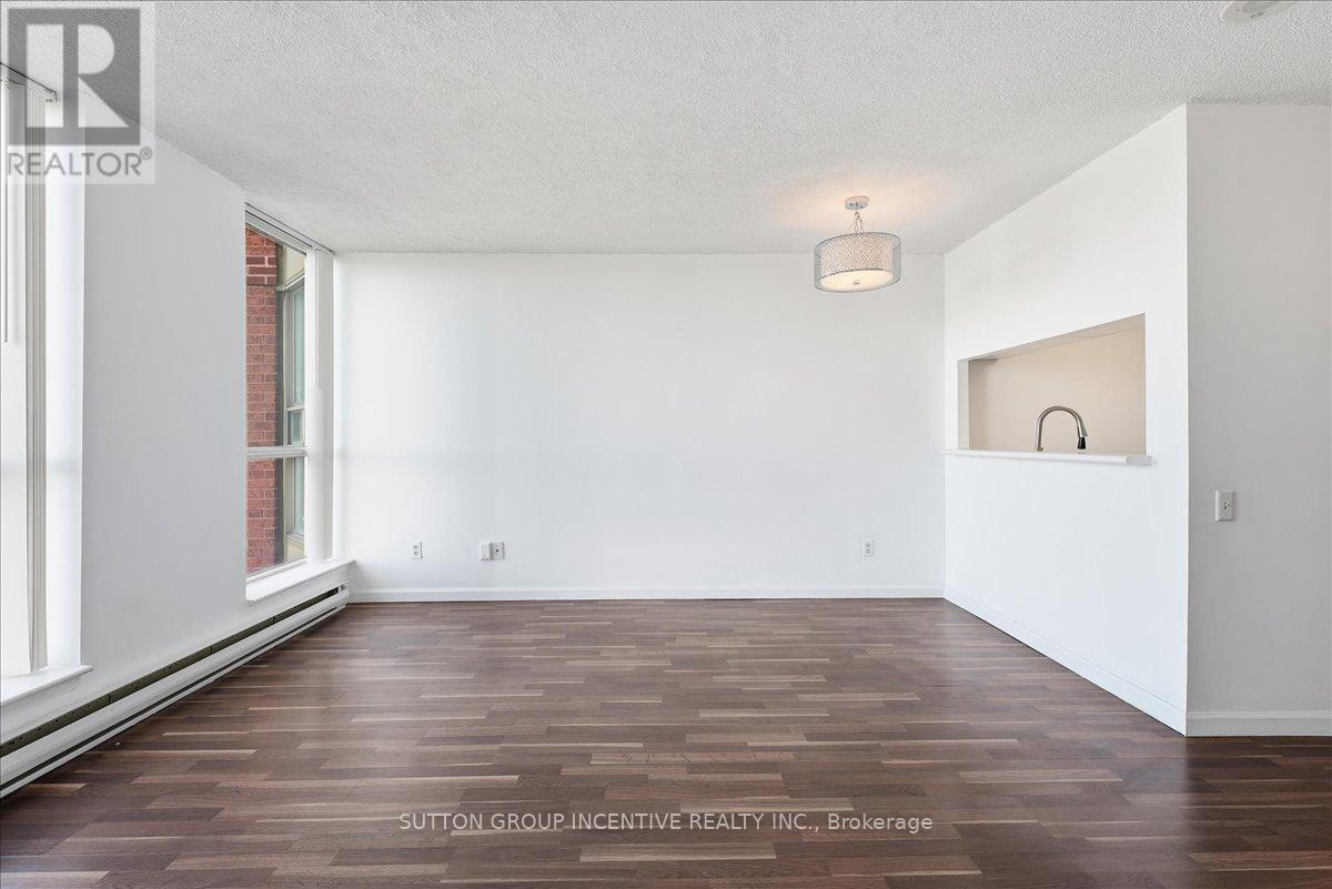 #817 2460 EGLINTON AVENUE E - 17
