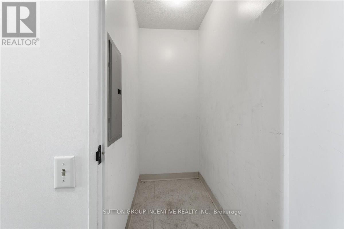 #817 2460 EGLINTON AVENUE E - 24