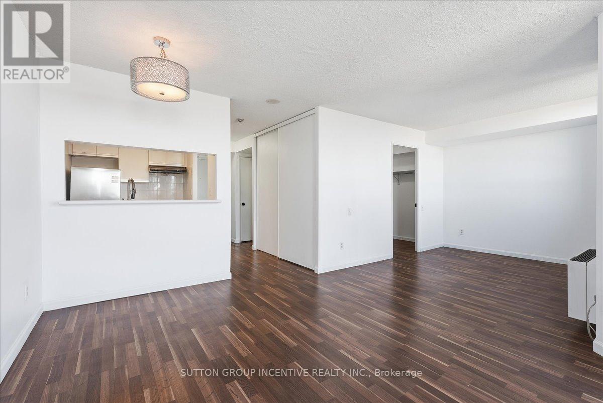 #817 2460 EGLINTON AVENUE E - 3