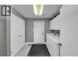 Foyer - 10691 Lakeview Drive, Chatham Kent, ON N7M5J3 Photo 15