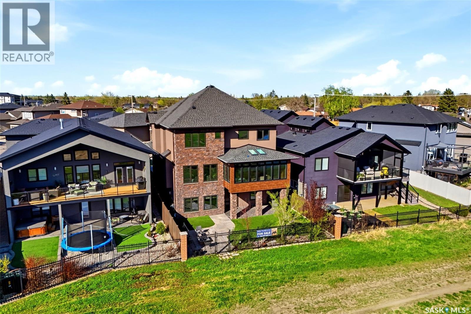 7502 Lilac PLACE - 2