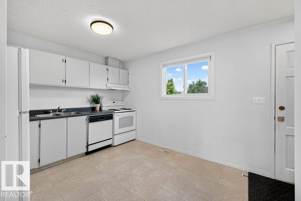 3610 42 AV NW - 10