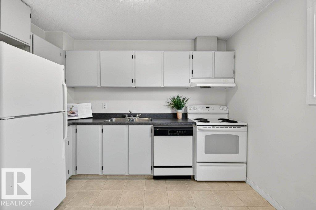 3610 42 AV NW - 11
