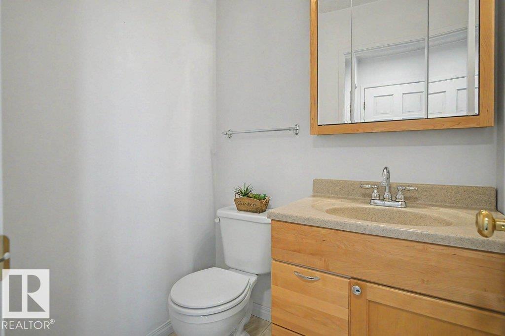 3610 42 AV NW - 13