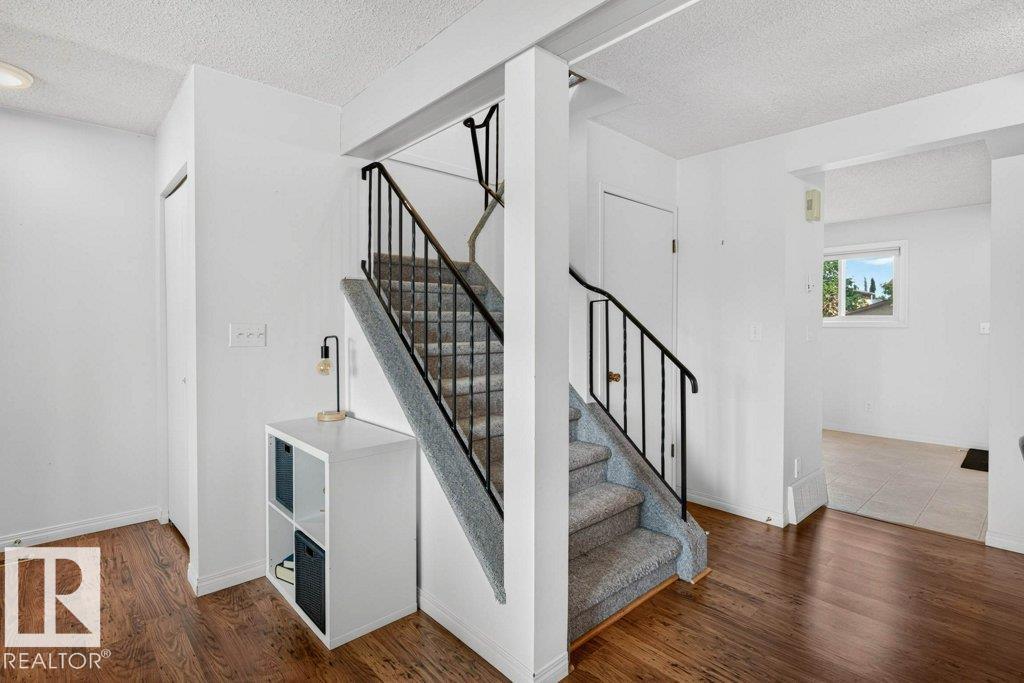 3610 42 AV NW - 14