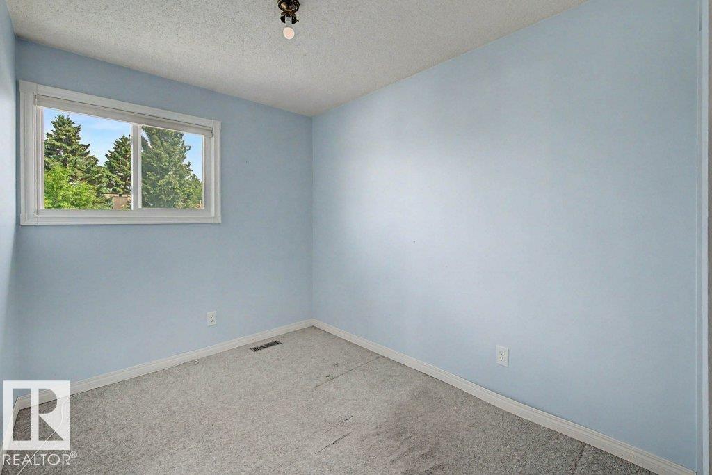 3610 42 AV NW - 19