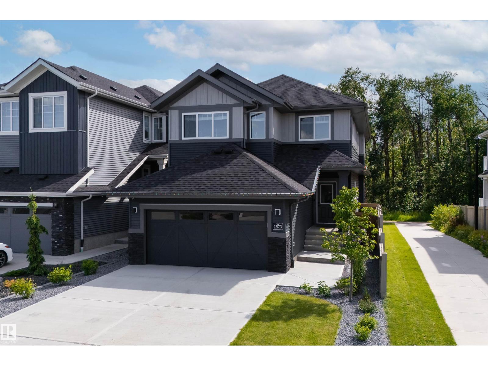 1573 Esaiw PL NW - 1
