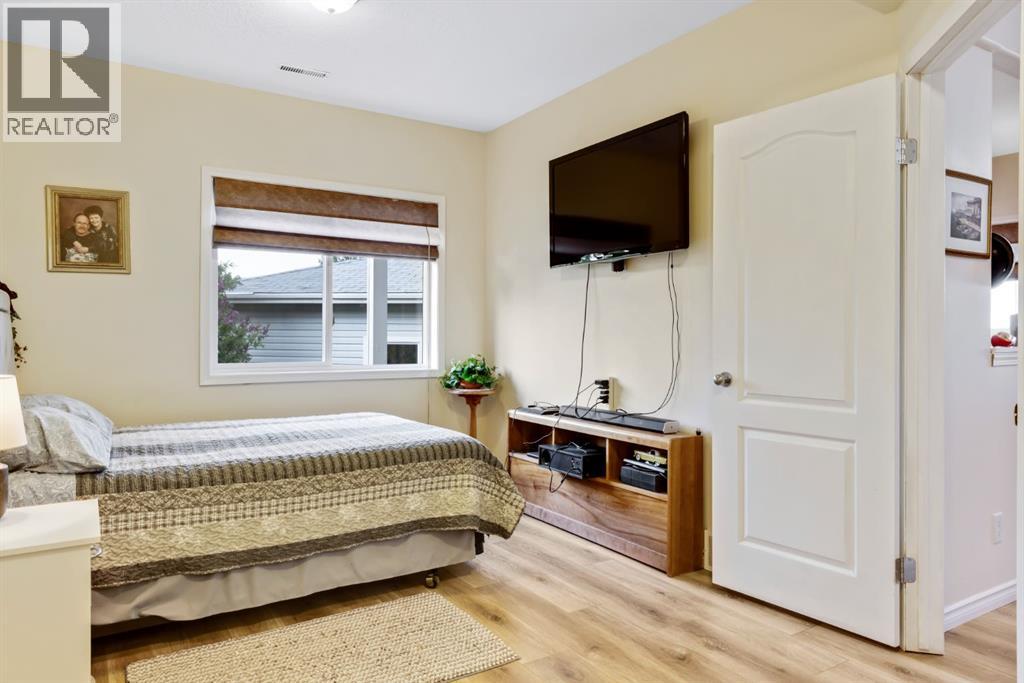 144 Hillcrest Boulevard - 32