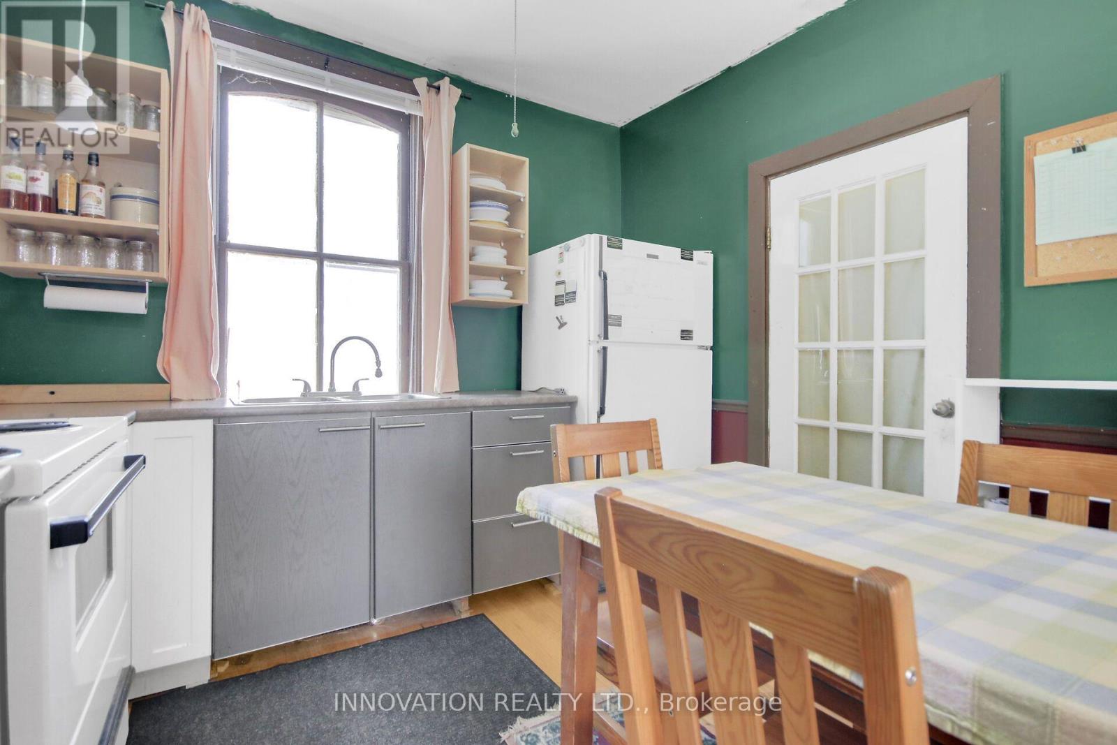 2158 DUNDAS STREET - 11