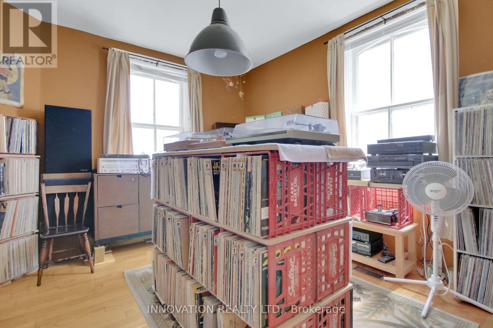 2158 DUNDAS STREET - 19